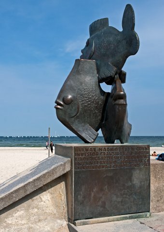 Rzeźba ''Trzy Ryby'' na Bulwarze Nadmorskim