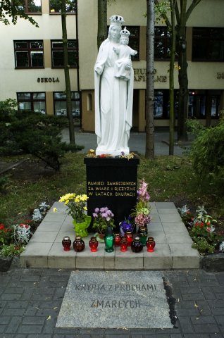 Pomnik pamięci Zamęczonych za Wiarę i Ojczyznę W Latach Okupacji